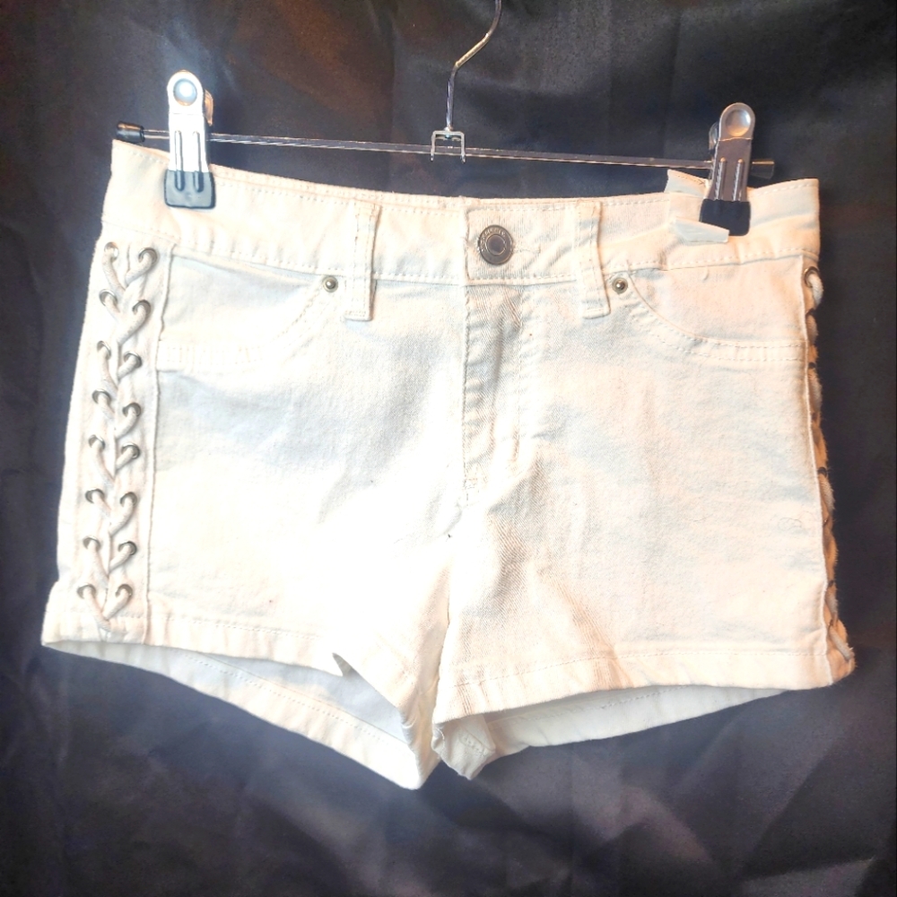 New Streetwear Society White‎ Shorts Juniors Size 1